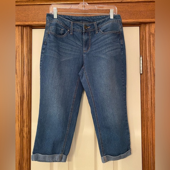 Faded Glory Classic Blue Denim Women's Capri Jeans Sz 10 - Picture 1 of 9